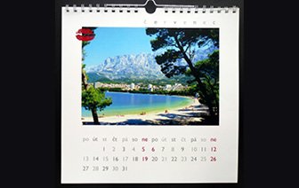 Čtvercový kalendář nástěnný